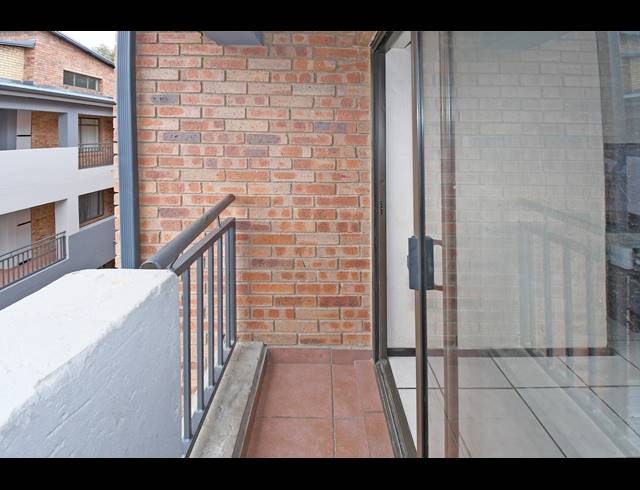 2 BEDROOM TOWNHOUSE FOR SALE IN NORTH RIDING